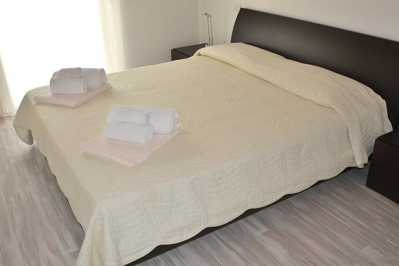 Residenza Alle Torri With Pool Torri Del Benaco Ngoại thất bức ảnh